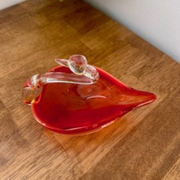 Vintage Hand Blown Glass Swan‎ Dish – Elegant Red-Orange and Clear Design - Picture 3 of 6